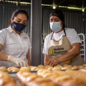 CMI and entrepreneurs give bakery courses