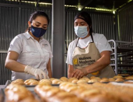 CMI and entrepreneurs give bakery courses