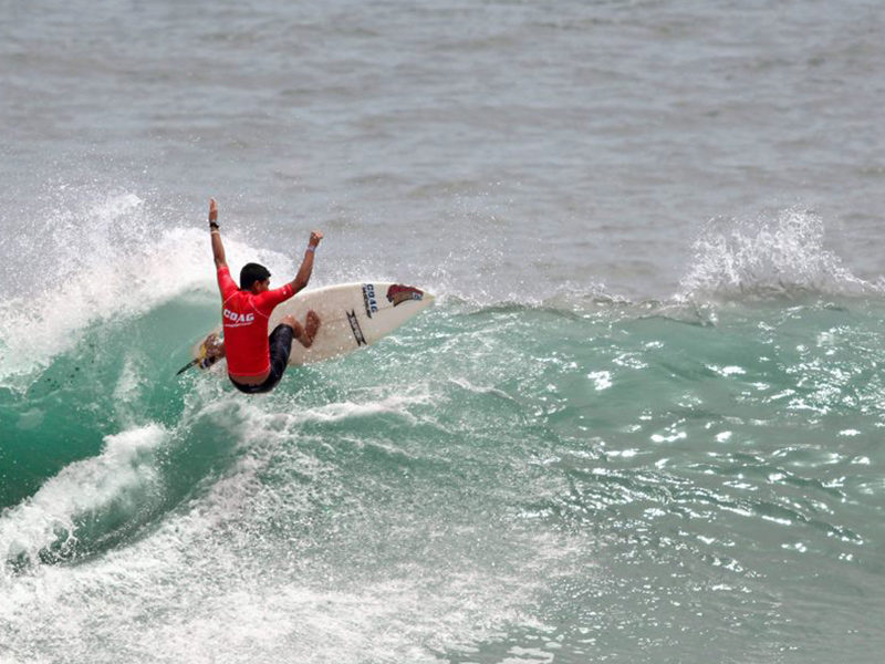 Actividades acuáticas para realizar en Guatemala surf